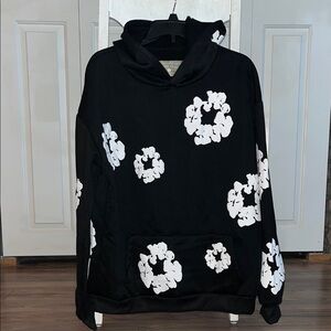 Black and White Cotton Wreath Hoodie